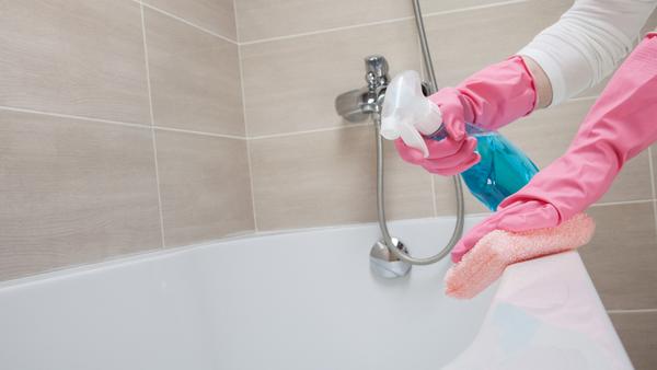 How to Spring Clean Your Bathroom the Right Way!